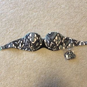 NWOT Victoria’s Secret Bathing Suit Top 32D